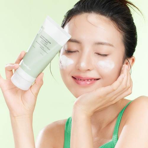 VEGANIFECT – Clean and Glow Green Barley Cleansing Foam 165 ml