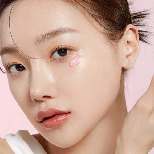 MEDICUBE PDRN Pink Peptide Eye Cream-Sfeerfoto 5