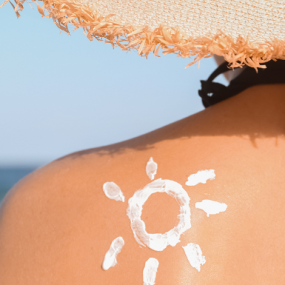 Hoeveel zonnebrandcrème moet je écht smeren (En krijg je dan nog wel een kleurtje)